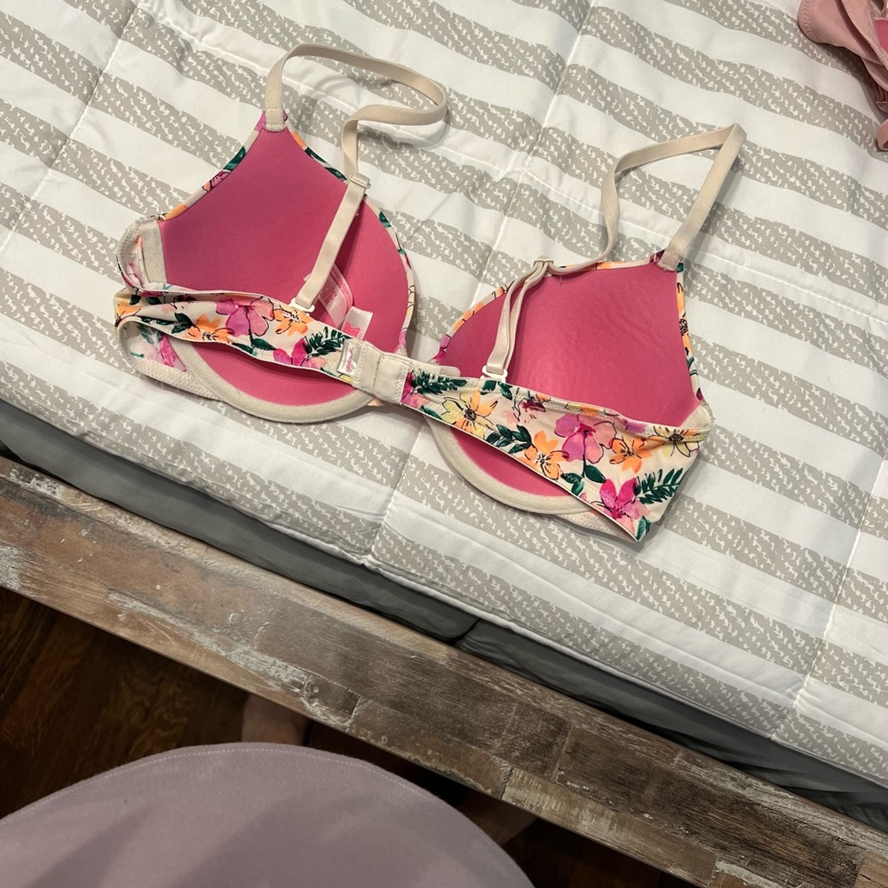 PINK Victoria’s Secret Bundle - Picture 7 of 7